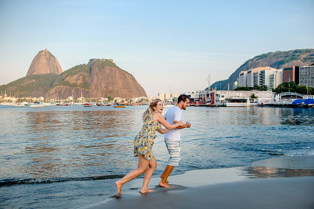 Bia & Thiago | Ensaio de Casal na Urca, Rio de Janeiro - RJ